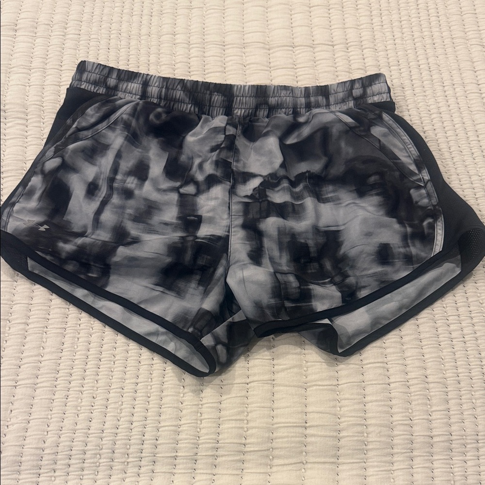 Under Armour Women's Black and Gray Patterned Athletic Shorts
